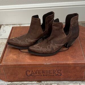 Cavender's Ladies Lt Brown Whitten Snip Toe Boot w/ Fancy Stitching Sz 8.5